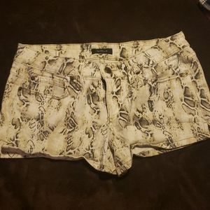 Bebe shorts